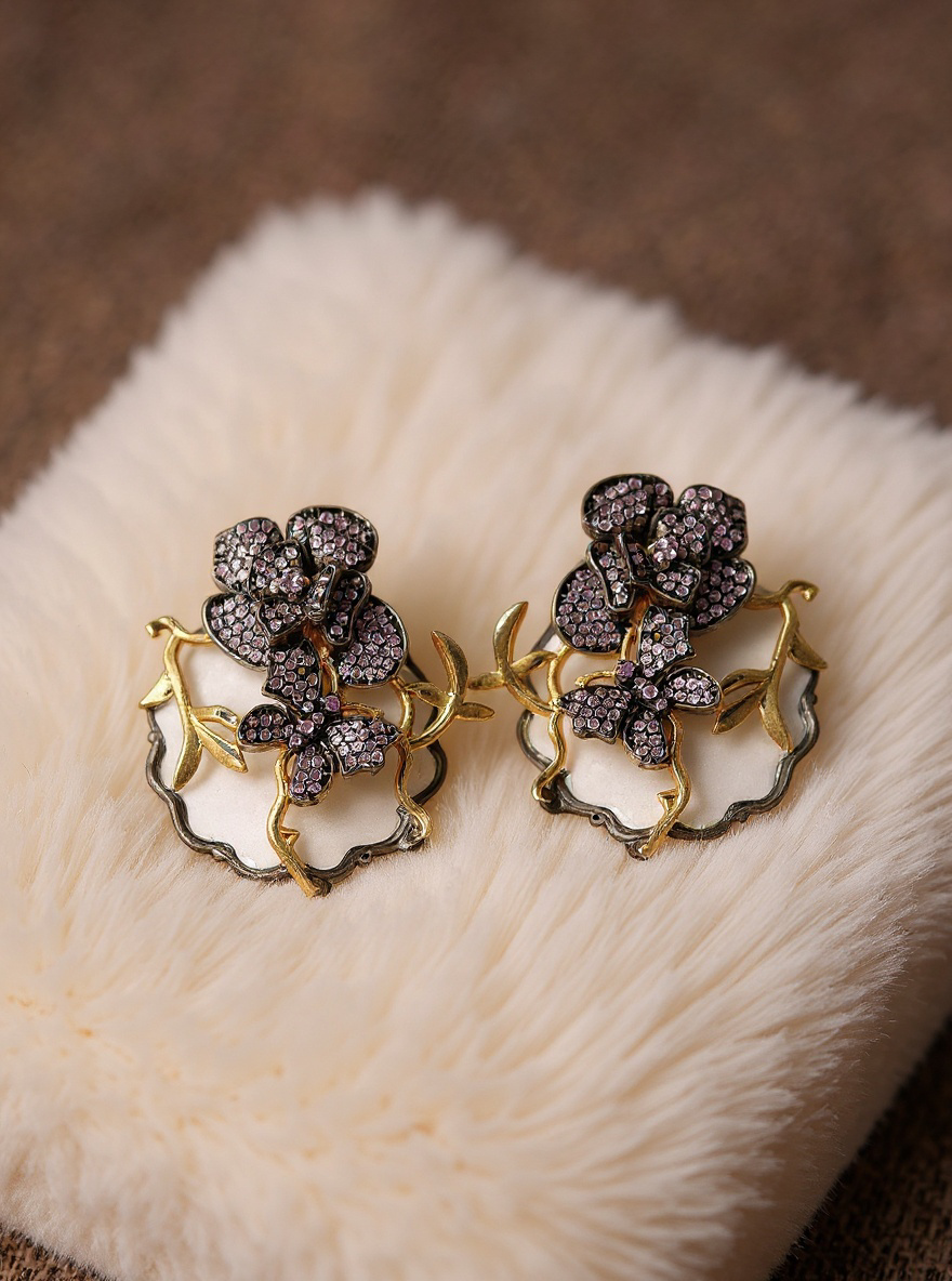 Binsari Earring.