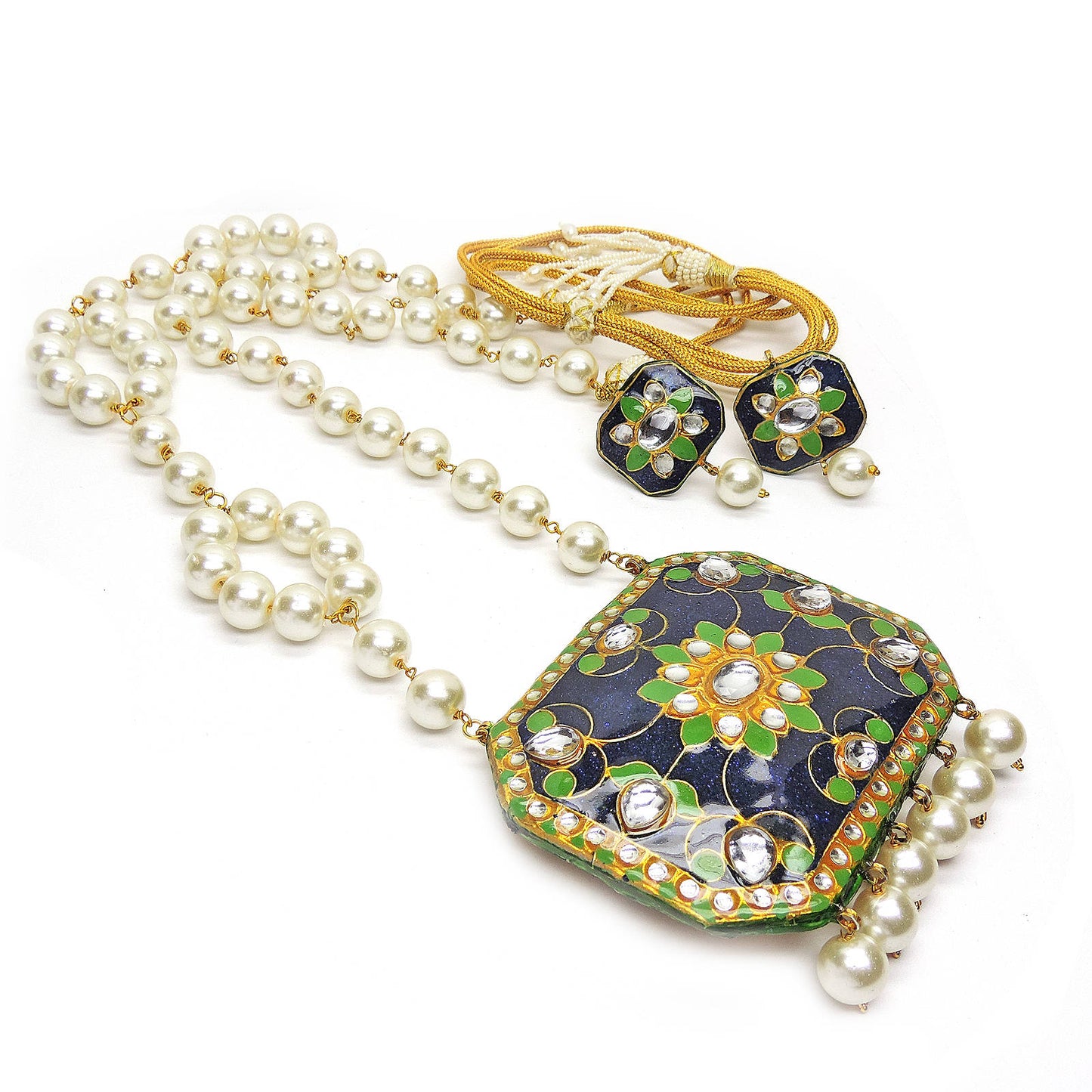 Tanha Pearl Necklace Set.