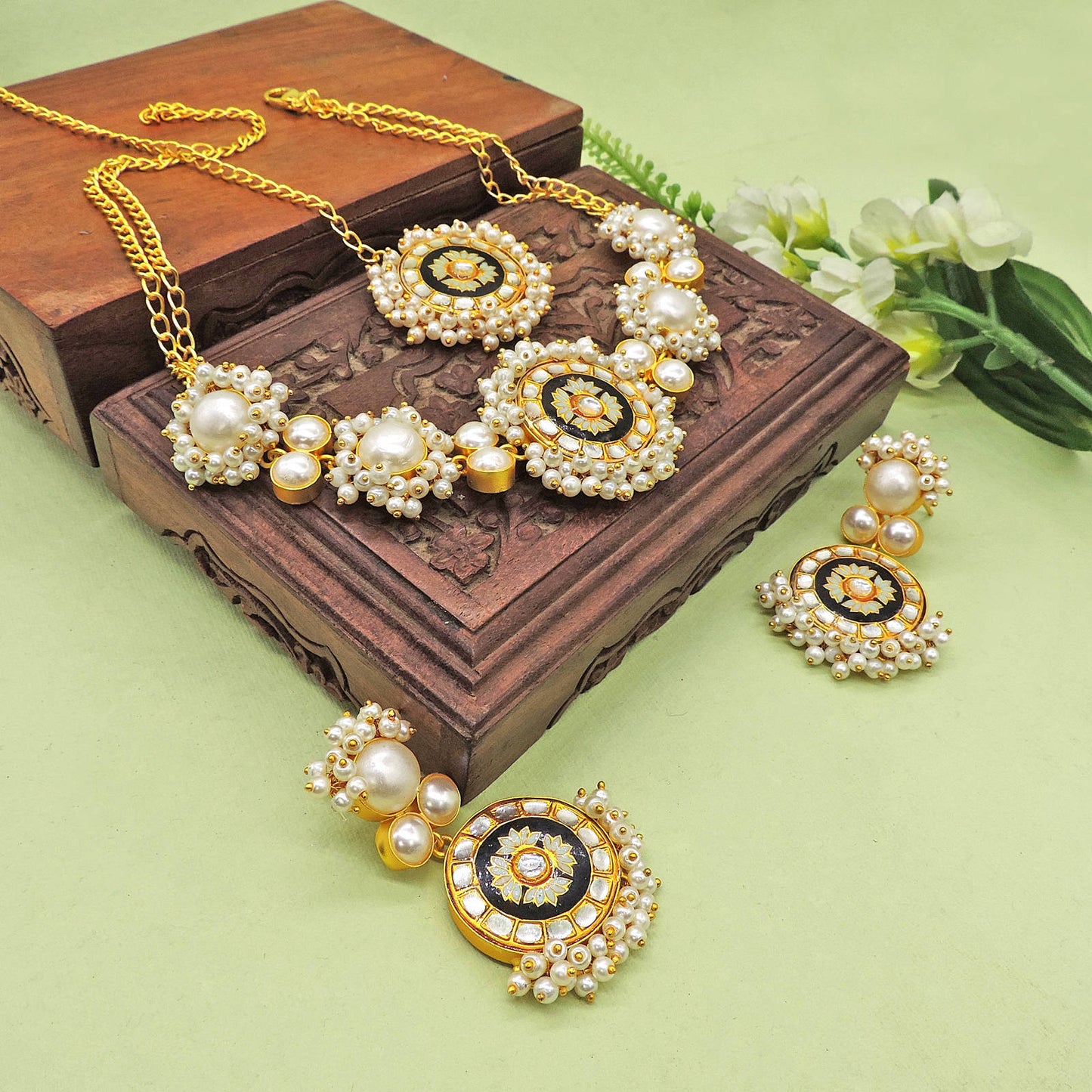 Sawaan Necklace Set.