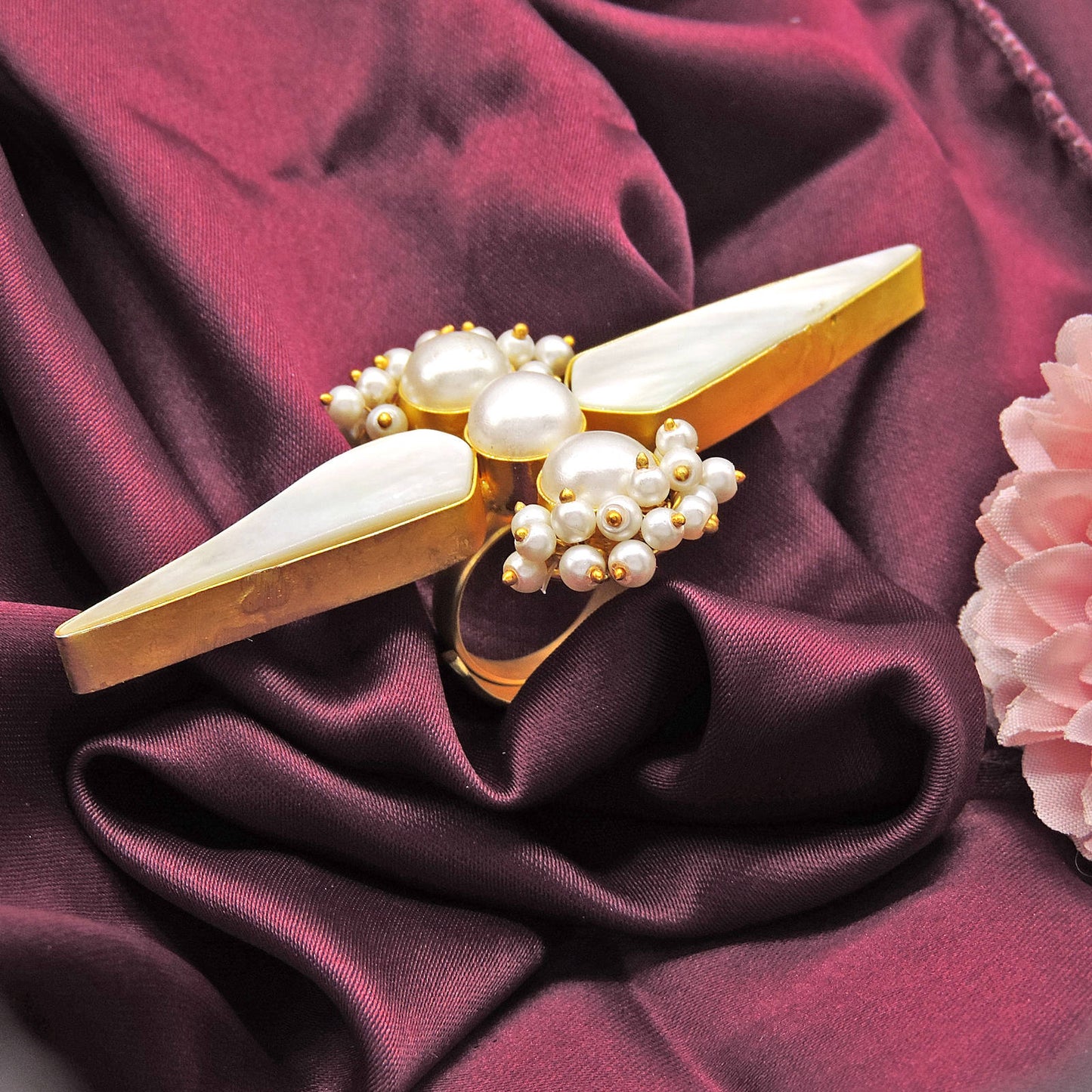 Pearl zilla Ring.