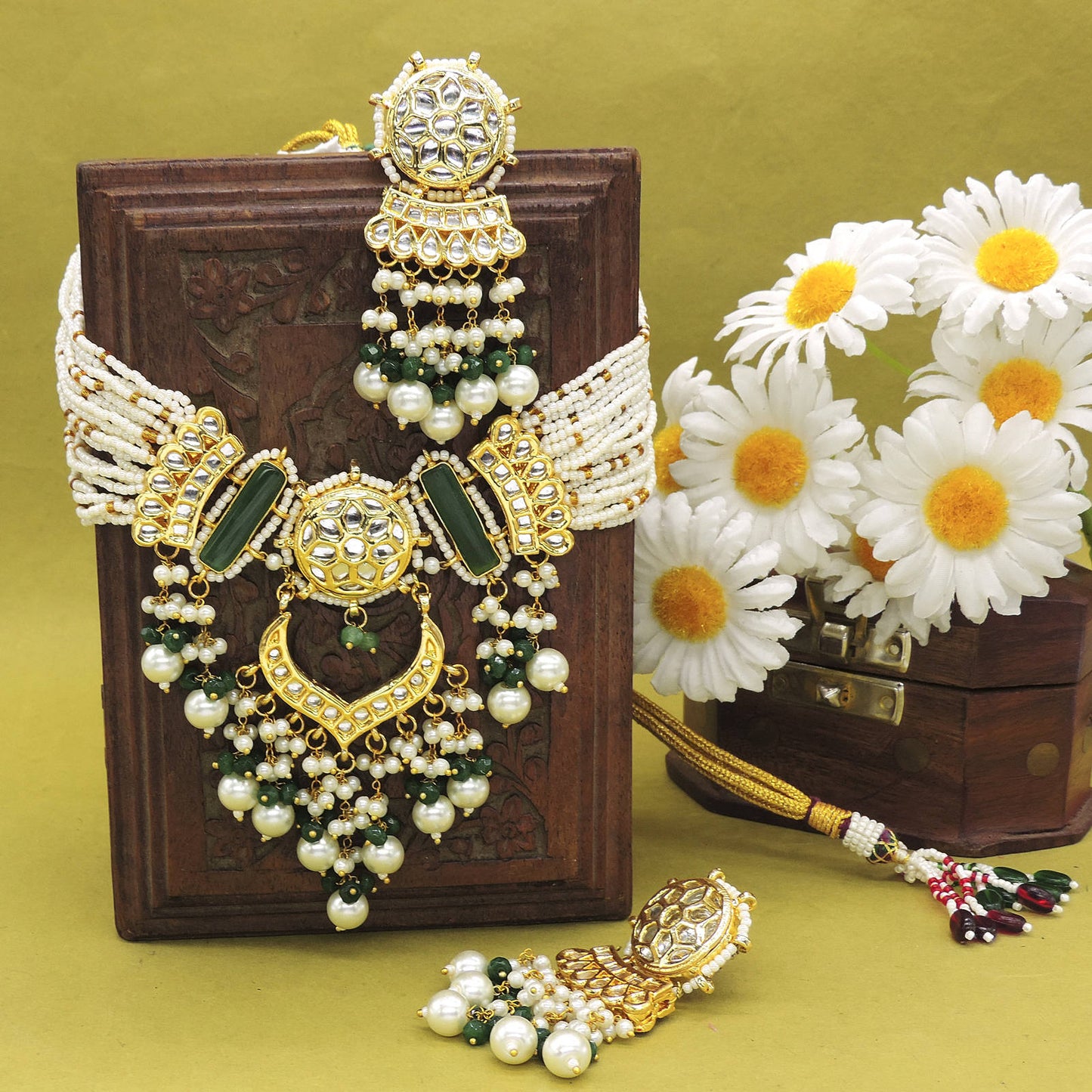 Yovi Necklace Set.