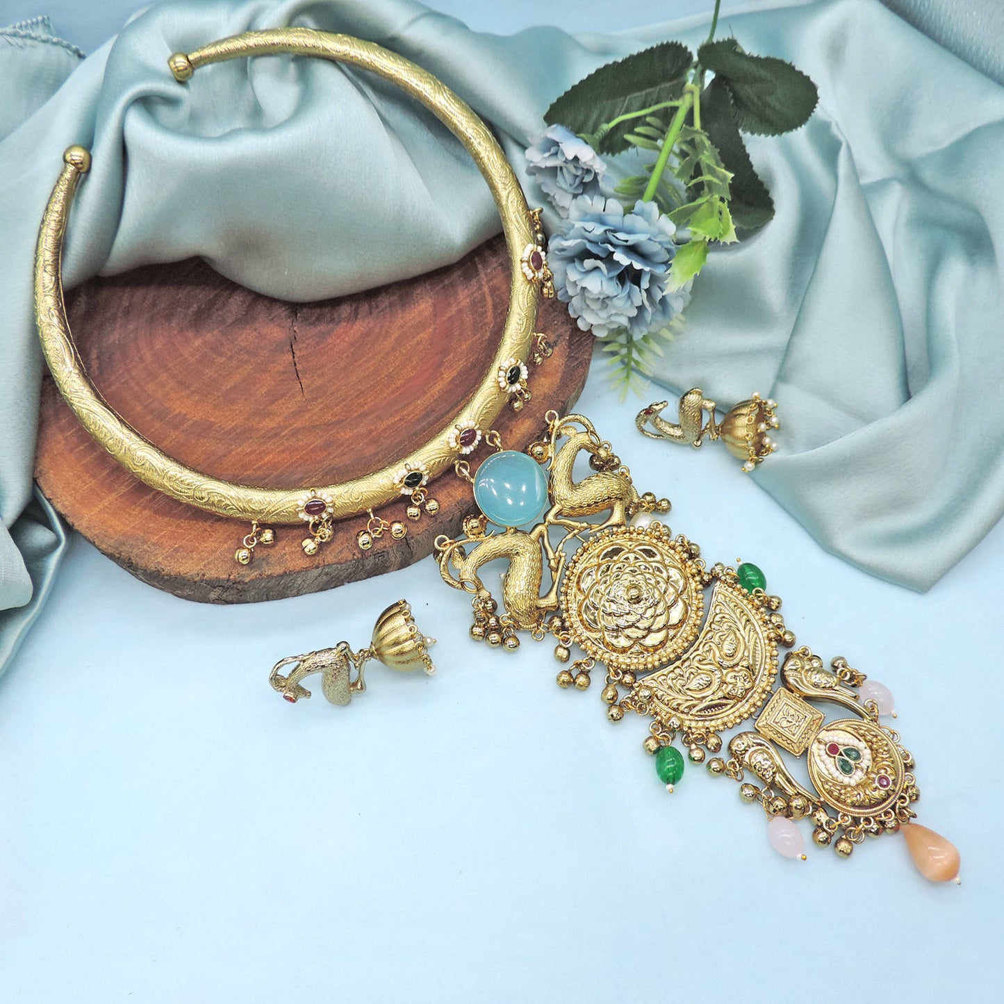 Keesha Filigree Necklace Set.