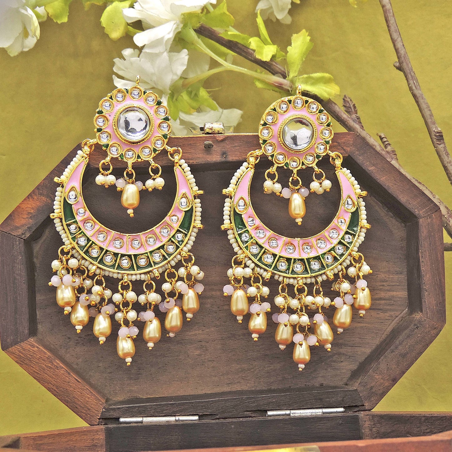 Jade Arch Chandballi.