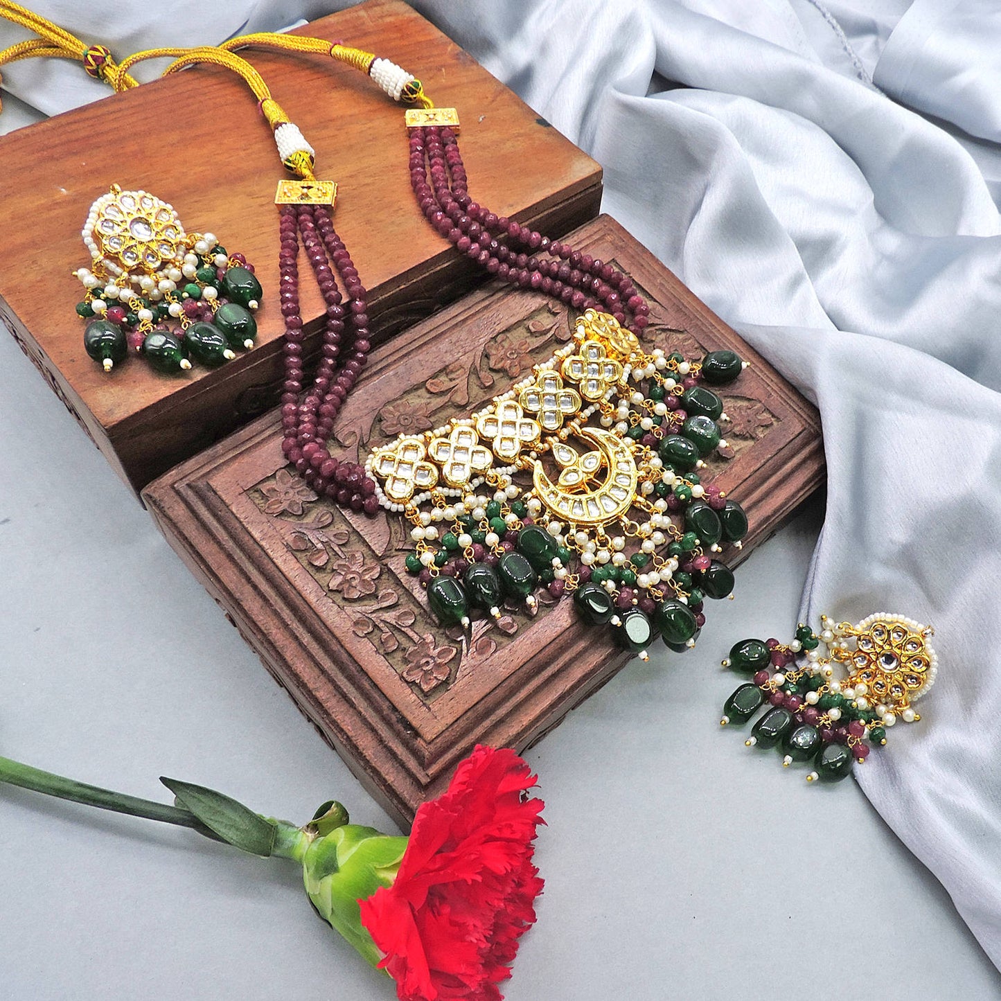 The Tradional Love Necklace Set.
