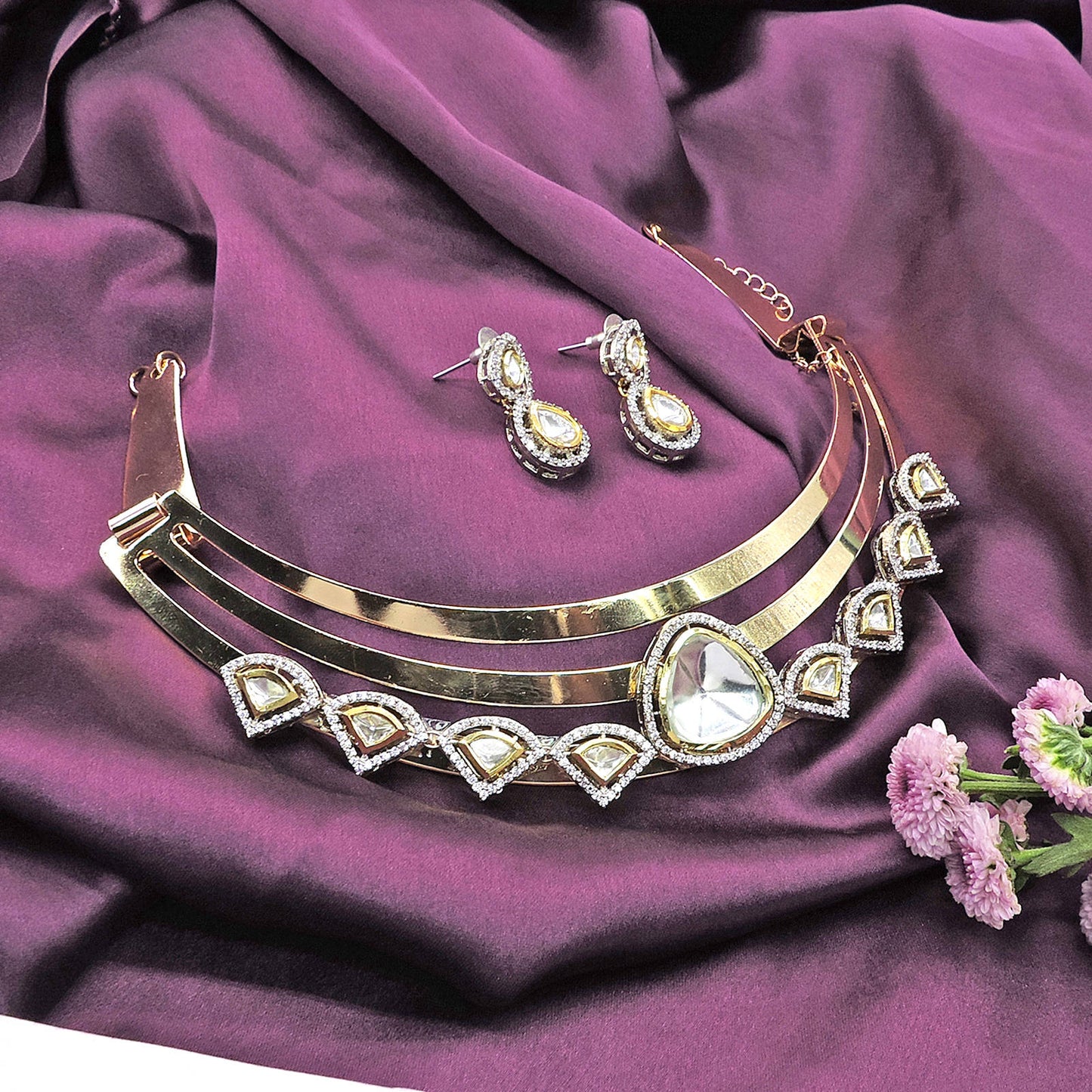 Varg Collar Necklace Set.