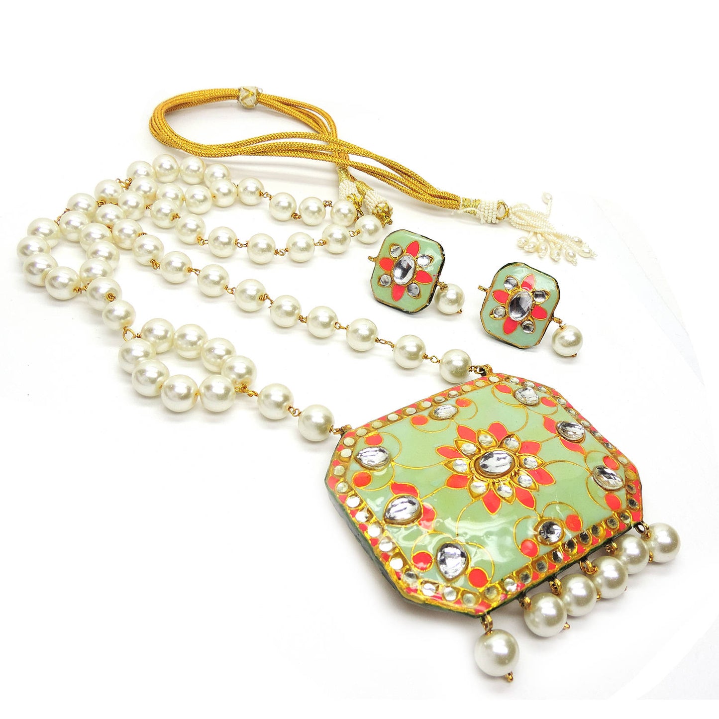 Tanha Pearl Necklace Set.