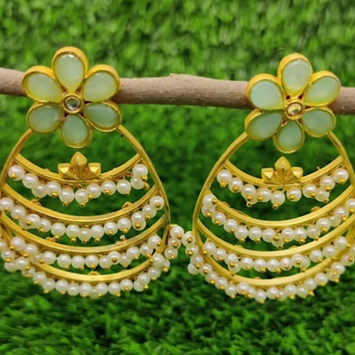 Akriti Earring.