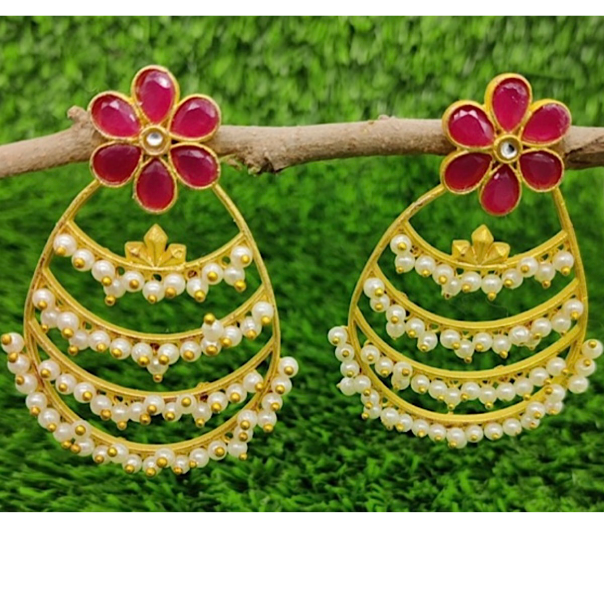 Akriti Earring.