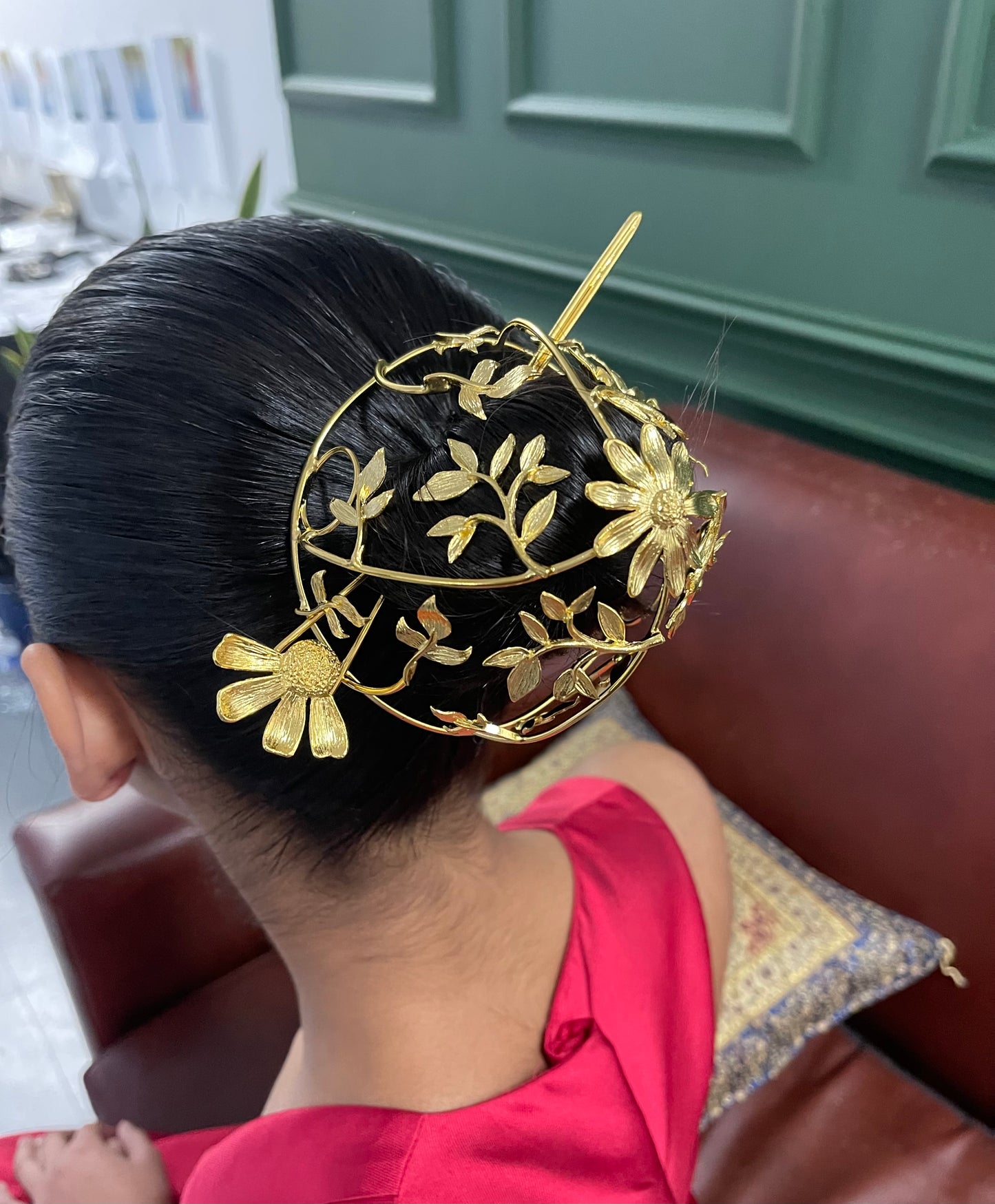 Romania Hair Bun .