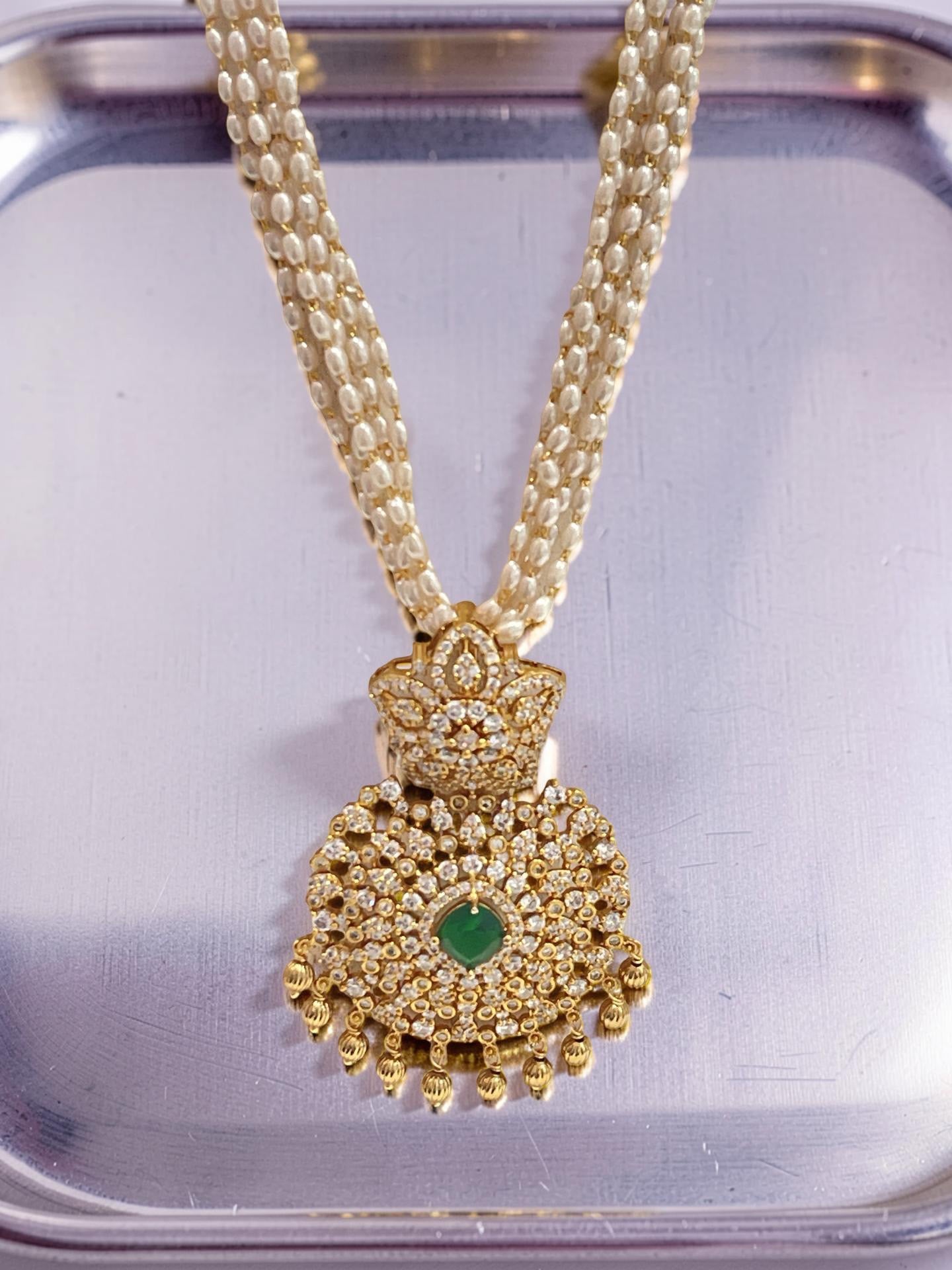 Twiddle Charm Necklace Set