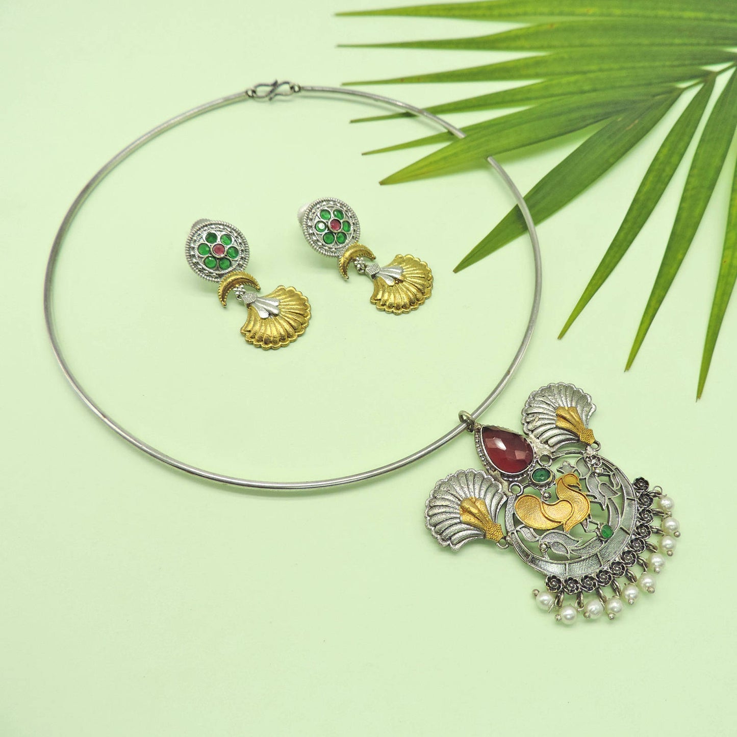 Anoli Ethnic Necklace Set.