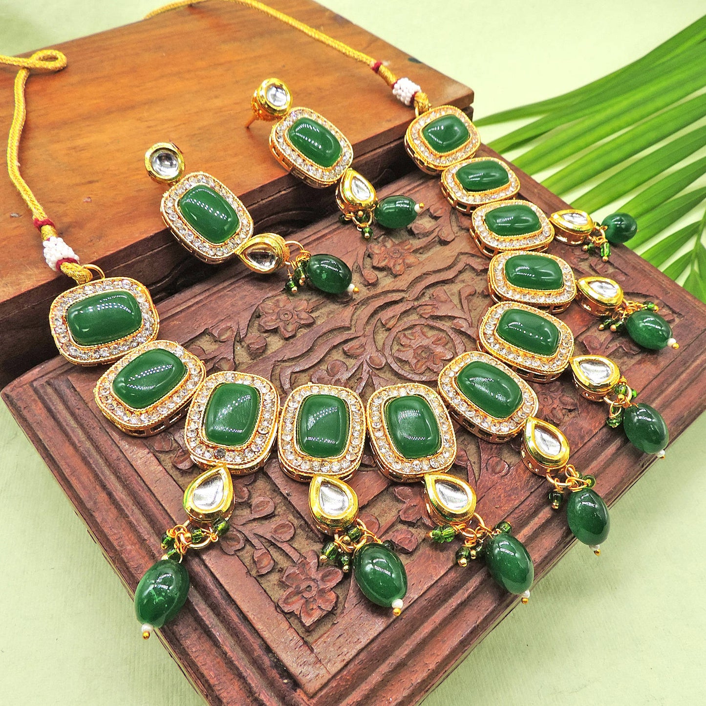 Emerald Love Necklace Set.