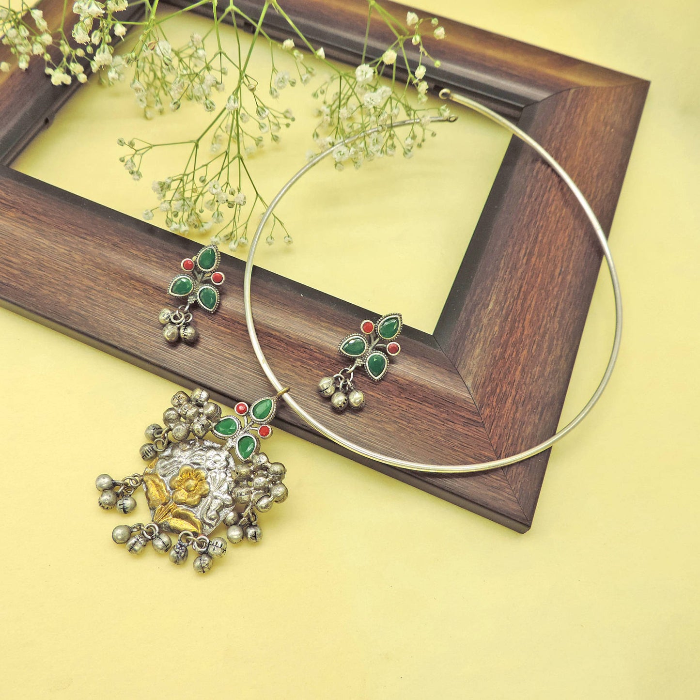 Deviygya Ethnic Necklace Set.