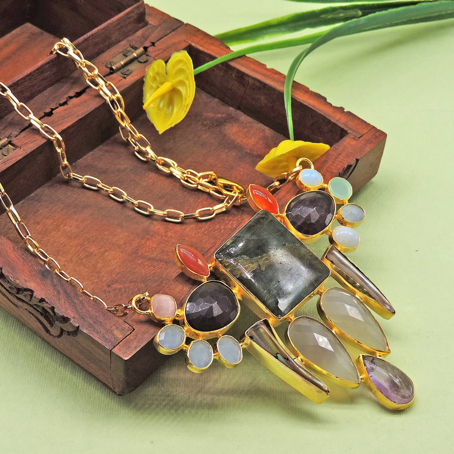 Pali Lariat Necklace .