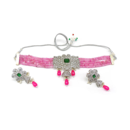 Daisy Pearl Necklace Set.