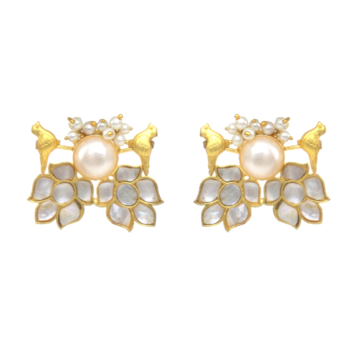 Rabbya Mop Earrings Stud.