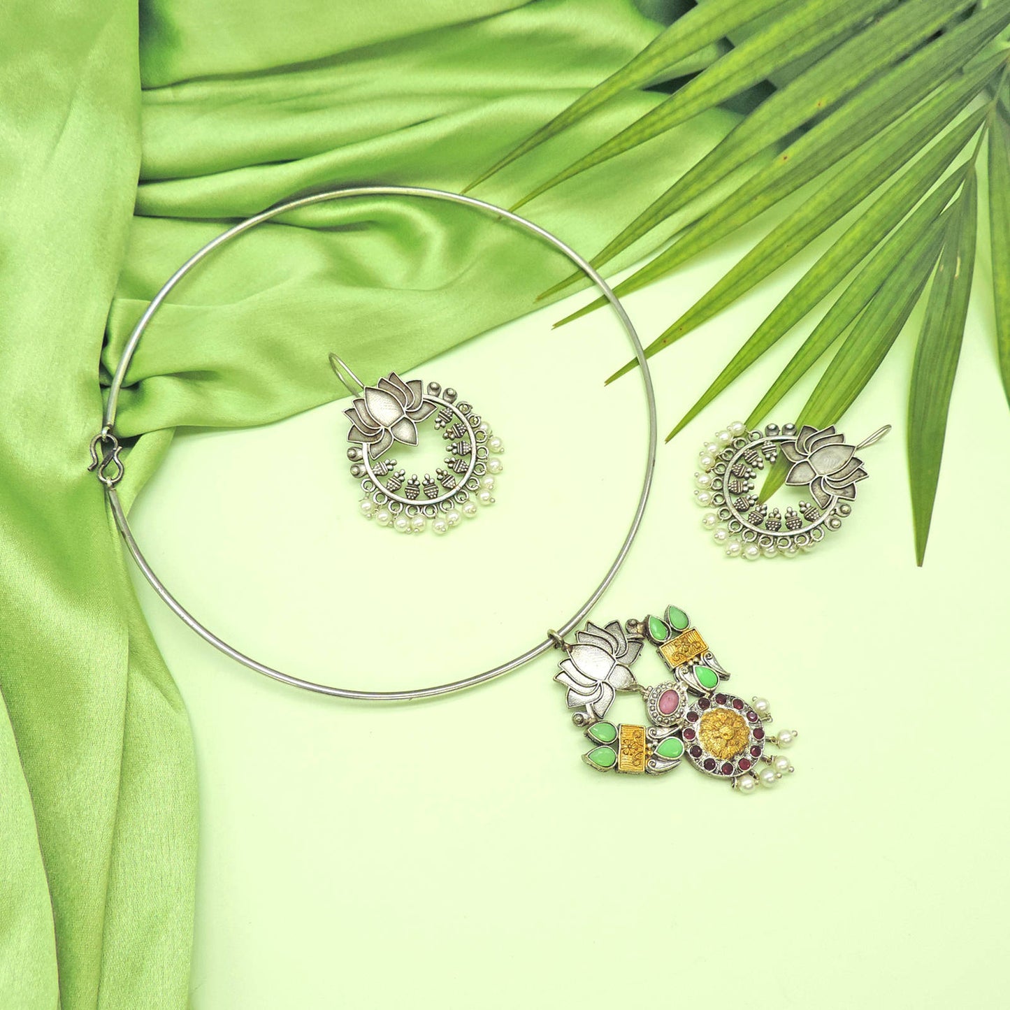 Aarya Ethnic Necklace Set.